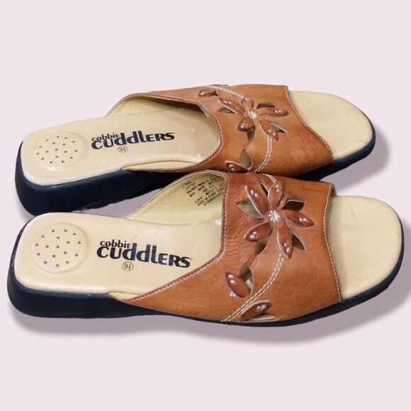 Cobbie Cuddlers Womens Brown Leather Fairy Slides Flowers Wedges Sandals 9.5 - Picture 3 of 9